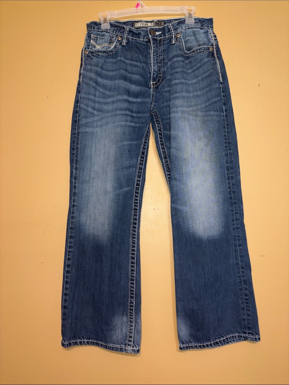 BKE Buckle Denim Men's Tyler 31S Bootcut Jeans in Medium Blue Wash 28.5" inseam